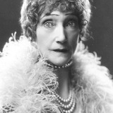 Carrie Daumery — Reception Guest (uncredited)