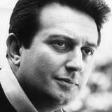 Alberto Lionello — Giangi Busacca (Segment "L'armadio Di Troia")