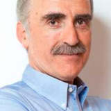 Juan y Medio — Policeman