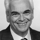 Róbert Rátonyi — Rendőrségi diszpécser