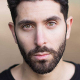 Lorenzo Harani — Petit ami Layla (scene deleted)