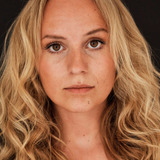 Flora Ofelia Hofmann Lindahl — Emily (voice)