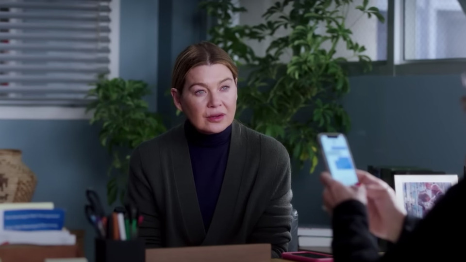 Ellen Pompeo returns to Grey-Sloan in a teaser for the new season of "Grey's Anatomy"