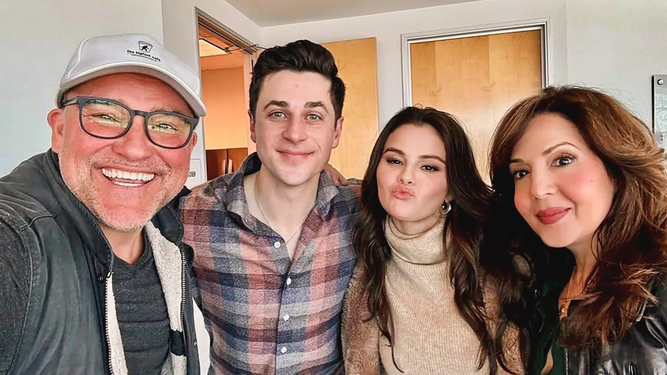 The cast of the original "Wizards of Waverly Place" reunited on the set of the sequel