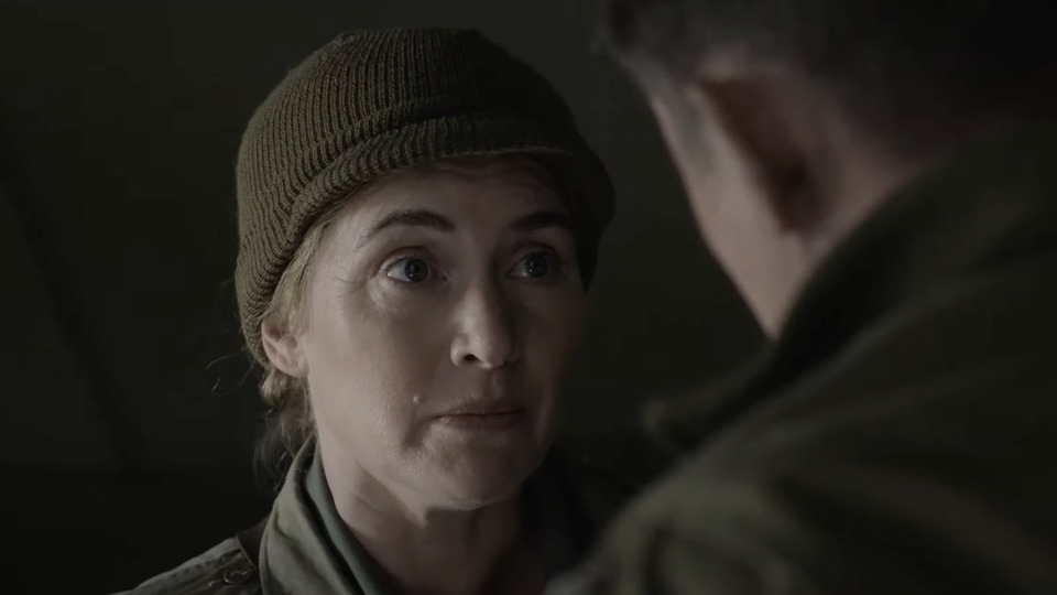 Кейт Уинслет играет военную журналистку в трейлере драмы «Ли»
