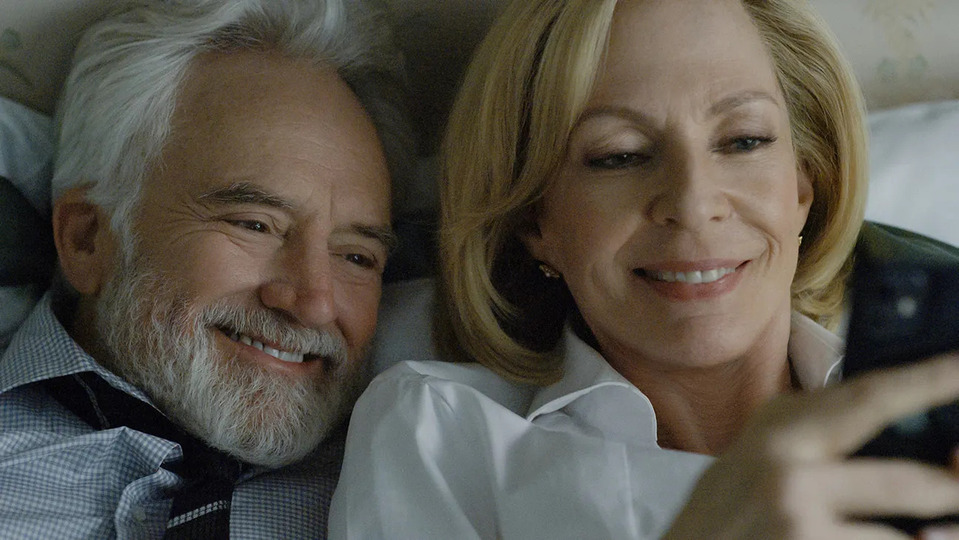 Netflix повысил Эллисон Дженни и Брэдли Уитфорда до регулярных участников четвертого сезона «Дипломатки»