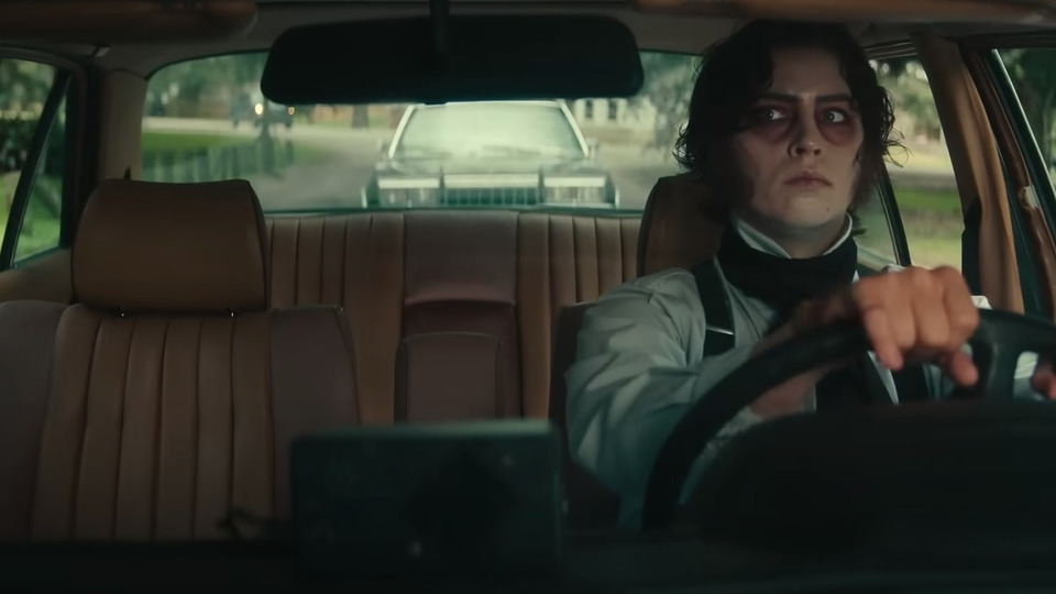 Коул Спроус восстает из мертвых в трейлере фильма «Лиза Франкенштейн»