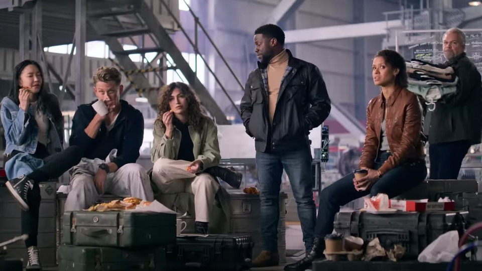 Kevin Hart plans a heist in the "Lift" trailer 
