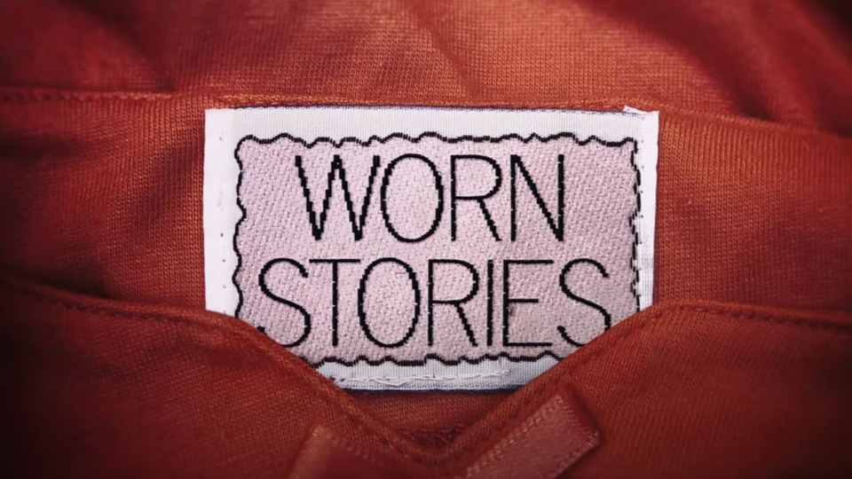 Посмотрите трейлер документального сериала «Истории, которые мы носим»