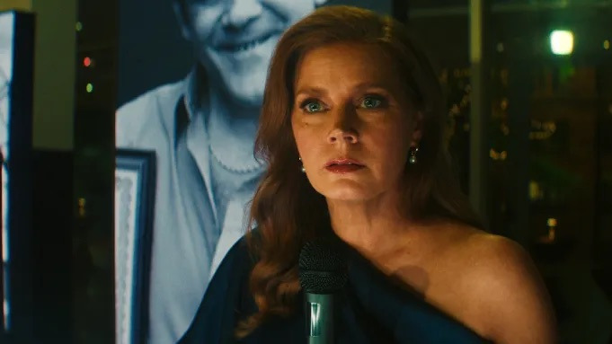 Apple TV+ объявила дату премьеры психологического триллера «Мыс страха»