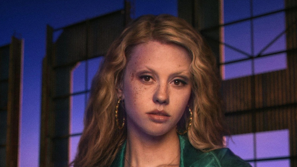 Миа Гот, Лили Коллинз и Холзи: появились персонажные постеры слэшера «Максин XXX»