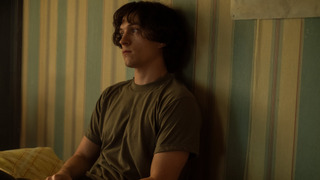 Сериал «Переполненная комната» с Томом Холландом и Амандой Сайфред начнет выходить 9 июня