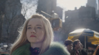Вышел трейлер сериала о русской мошеннице «Изобретая Анну»
