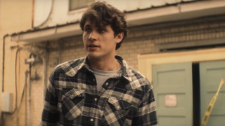 Посмотрите трейлеры новинок CW — сериалов «Винчестеры» и «Уокер: Независимость»