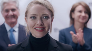Аманда Сейфрид играет самую молодую миллиардершу в трейлере сериала «Выбывшая»