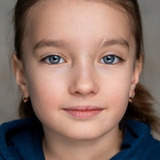 Светлана Микульшина — Девочка в парке