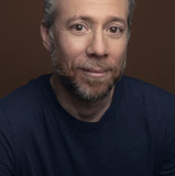 Кевин Сассмэн — Stuart Bloom