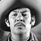 José Chávez — (uncredited)