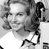 Marian Collins — Girl at Dirty Dick's (uncredited)