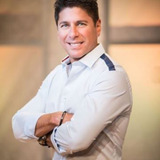 Raymond Arrieta — Flight attendant
