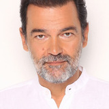 Κωνσταντίνος Καζάκος — Michalis Nikolaidis