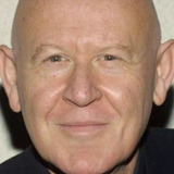 Daniel Benzali — Robert Quinn