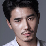 Ха Су-хо — bank clerk