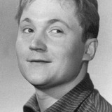 Виктор Павлов — Алексей Семёнович Яковлев ("Ася")