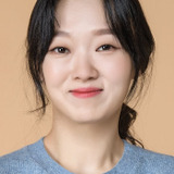 Lee Bong-ryeon — Kyung-rok's mother