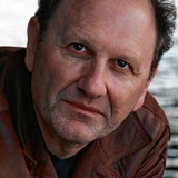 Douglas Wolfsperger — Er selbst