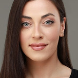 Dilara Büyükbayraktar — Naza