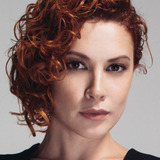 Açelya Topaloğlu — Çiçek