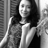 Ван Цай Ли — Mrs. Qi