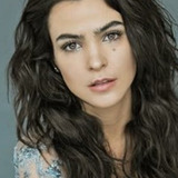 Agustina Cherri — Lucía 'Lucy' Escobar