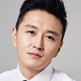 진태현 — Yong Joon [Kyung Min's college friend]