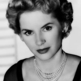 Muriel Pavlow — Violet