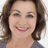 Ann Hjort — Julies mor