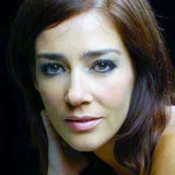 Paola Krum — Mariana Estévez