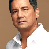 Richard Gomez — Renato Santibañez