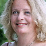 Sophie Barjac — Doctor Marie Dumont