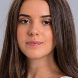 Beatriz Leonardo — Dona Antónia (Criança)