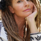 Simmone Mackinnon — Stevie Hall