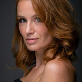 Matilde Alçada — Bela (Jovem)