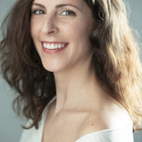 Bárbara Santa-Cruz — Elena