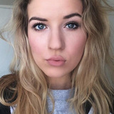 Meghan Rienks — Zoe Parker