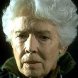 Elizabeth Hoffman — Beatrice 'Bea' Reed