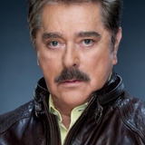 Raymundo Capetillo — Dr. Álvaro Luna Castillo