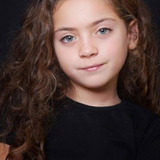 Ömrüm Nur Çamçakalli — Leyla