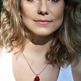 Aline Fanju — Rafaela Soares