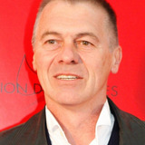Miguel Ángel Solá — Salvador